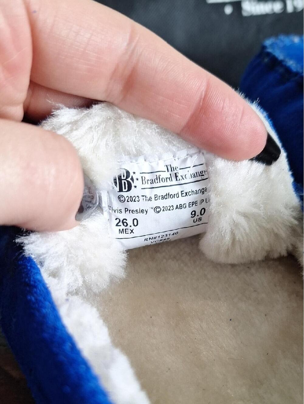 2023 Bradford Exchange Womens Elvis Presley Dancing Blues Suede Moccasins Size 9 - Picture 8 of 9